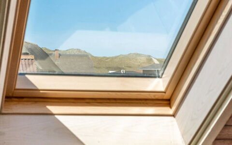 Eldmar - 500M from the Sea: Brown, Daylighting