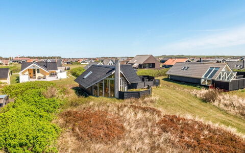 Eldmar - 500M from the Sea: Roof, Land Lot, Cottage, Rural Area, Field, Prairie, Slope, Meadow, Farmhouse, Farm