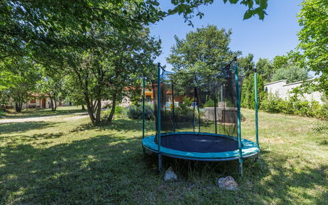 Erminia: Residential Area, Siding, Sash Window, Fence, Balcony, Driveway, Home Fencing, Gate