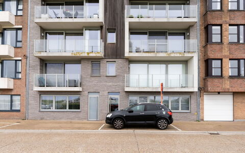 Cosy @ Sea with Terrace: Apartment, Residential Area, Neighbourhood, Condominium, Urban Design, Balcony, Concrete, Suburb, Brutalist Architecture