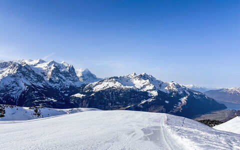 Ferienwohnung Enz: Mountain, Snow, Sky, Blue, Mountainous Landforms, Winter, Mountain Range, Glacial Landform, Terrain, Hill