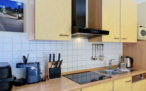 Tonis Strandidyll: Kitchen, Kitchen Appliance, Countertop, Major Appliance, Cabinetry, Kitchen Sink, Interior Design, Kitchen Stove, Home Appliance, Flooring
