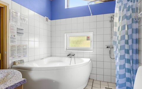 Oke - 1.2Km from the Sea: Bathroom, Plumbing Fixture, Bathtub, Flooring, Interior Design, Wall, Floor, Ceiling, Tap, Plumbing