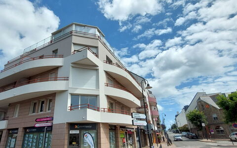 Hotel de Ville: Town, Neighbourhood, Street, Asphalt, Urban Design, Apartment, Mixed-Use, Commercial Building, Sidewalk, Family Car