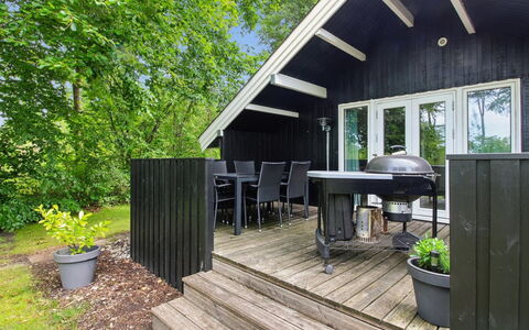 Maini - 30Km from the Sea: Wood, Hardwood, Plank, Cottage, Deck, Shade, Garden, Wood Stain, Porch, Garden Buildings