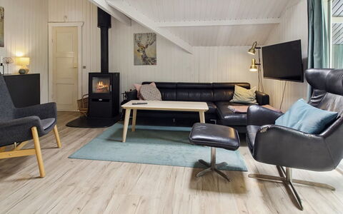 Maini - 30Km from the Sea: Furniture, Interior Design, Flooring, Floor, Wood Flooring, Wood, Living Room, Home, Ceiling, Room