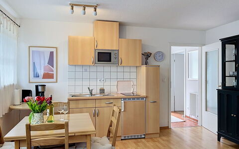 Hohe Kiefern: Furniture, Interior Design, Flooring, Wood, Floor, Kitchen, Room, Chair, Table, Lighting