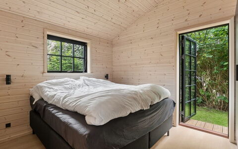 Elaina - 550M from the Sea: Wood, Hardwood, Plank, Cottage, Bedroom, Wood Stain, Log Cabin, Bed, Garden Buildings, Natural Material