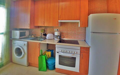 Coral Ii: Family Car, Apartment, Luxury Vehicle, Mid-Size Car, Parking, Sedan, Compact Car, City Car