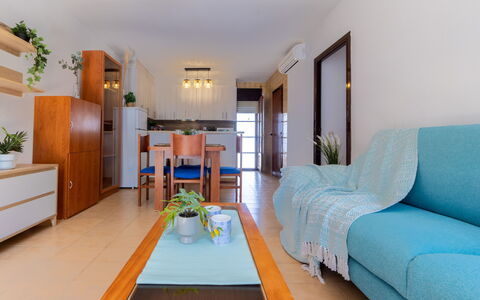 Nuri: Family Car, Apartment, Luxury Vehicle, Mid-Size Car, Parking, Sedan, Compact Car, City Car