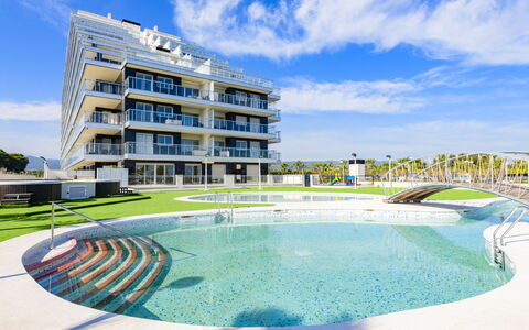 Ciudad Jardin Ii: Family Car, Apartment, Luxury Vehicle, Mid-Size Car, Parking, Sedan, Compact Car, City Car
