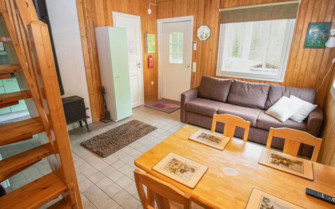 Juhlamenot Mökki 11: Family Car, Apartment, Luxury Vehicle, Mid-Size Car, Parking, Sedan, Compact Car, City Car