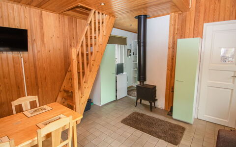 Juhlamenot Mökki 11: Family Car, Apartment, Luxury Vehicle, Mid-Size Car, Parking, Sedan, Compact Car, City Car