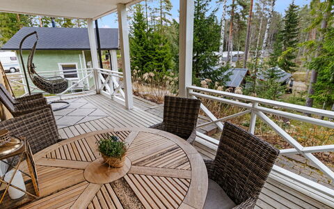Juhlamenot Mökki 12: Family Car, Apartment, Luxury Vehicle, Mid-Size Car, Parking, Sedan, Compact Car, City Car