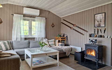 Hellebu: Furniture, Interior Design, Wood, Flooring, Couch, Ceiling, Floor, Living Room, Lighting, Room