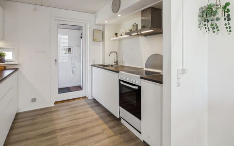 Majvi - 2.3Km from the Sea: Flooring, Wall, Interior Design, Wood, Floor, Ceiling, Apartment, Countertop, Room, Major Appliance
