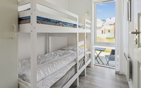 Majvi - 2.3Km from the Sea: Freezing, Winter, Snow, Daylighting, Bedroom