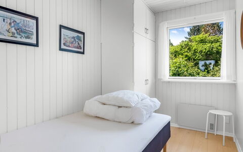 Tabetha - 800M from the Sea: Wood, Bedroom, Bed, Flooring, Floor, Bedding, Bed Sheet, Bed Frame, Hardwood, Plank