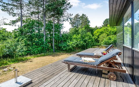 Tabetha - 800M from the Sea: Wood, Hardwood, Wood Flooring, Deck, Plank, Garden, Shade, Eco Hotel, Wood Stain, Outdoor Furniture