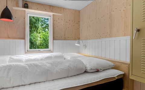 Hejne - 600M from the Sea: Wall, Bedroom, Wood, Interior Design, Bed, Furniture, Flooring, Floor, Ceiling, Bed Sheet