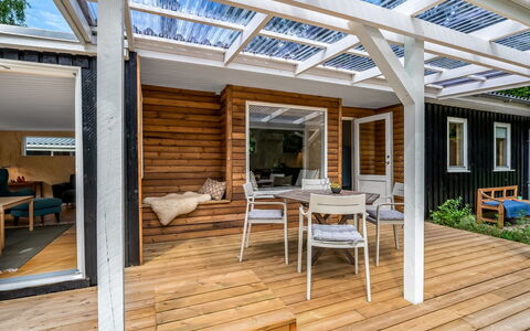 Hejne - 600M from the Sea: Wood, Wood Flooring, Porch, Hardwood, Flooring, Deck, Wood Stain, Floor, Plank, Outdoor Structure