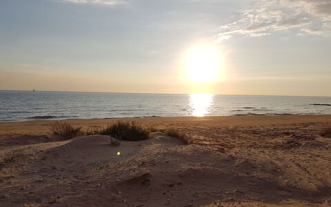 Le Vele della Contea: Sky, Horizon, Beach, Body Of Water, Water Resources, Natural Environment, Sun, Coast, Sea