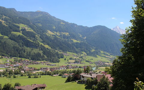 Eben: Mountainous Landforms, Mountain, Hill, Highland, Mountain Range, Landscape, Hill Station, Rural Area, Valley, Grassland