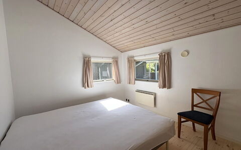 Veljan - 300M from the Sea: Wall, Floor, Wood, Bed, Ceiling, Interior Design, Bedroom, Flooring, Furniture, Bed Sheet