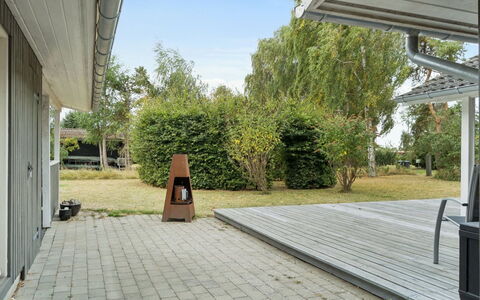 Veljan - 300M from the Sea: Residential Area, Home, Roof, House, Shrub, Land Lot, Garden, Cottage, Shade, Estate