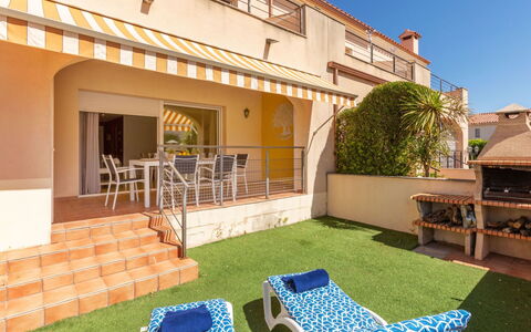 Cristina: Apartment, Condominium, Mixed-Use, Hotel, Balcony