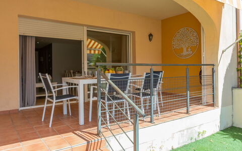Cristina: Apartment, Condominium, Mixed-Use, Hotel, Balcony