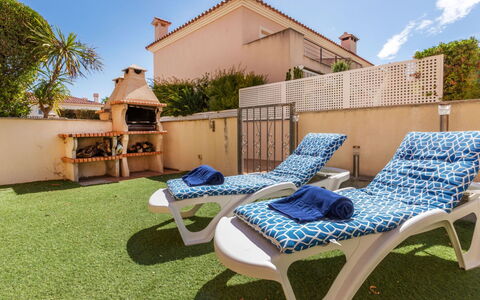 Cristina: Apartment, Condominium, Mixed-Use, Hotel, Balcony