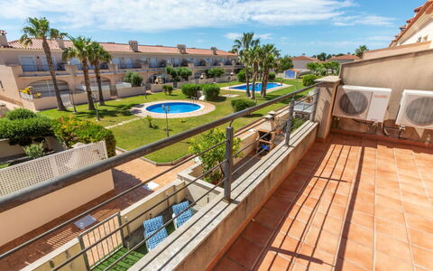 Cristina: Apartment, Condominium, Mixed-Use, Hotel, Balcony