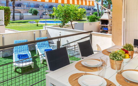 Cristina: Apartment, Condominium, Mixed-Use, Hotel, Balcony