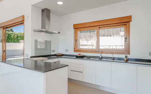 Bartok: Apartment, Condominium, Mixed-Use, Hotel, Balcony