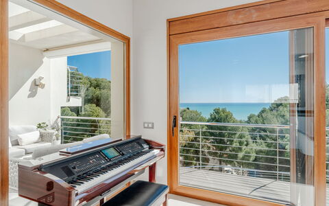 Bartok: Apartment, Condominium, Mixed-Use, Hotel, Balcony