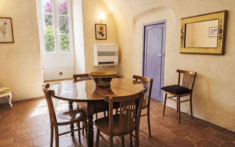 Casa Memmi Mouriès: Apartment, Condominium, Mixed-Use, Hotel, Balcony