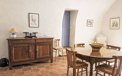 Casa Memmi Mouriès: Apartment, Condominium, Mixed-Use, Hotel, Balcony
