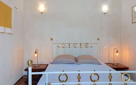 Casa Memmi Mouriès: Wall, Flooring, Interior Design, Floor, Ceiling, Bedroom, Furniture, Bed, Lighting, Room