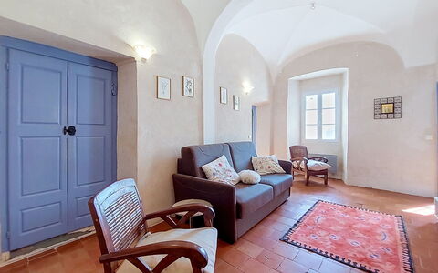 Casa Memmi Mouriès: Flooring, Furniture, Interior Design, Ceiling, Floor, Room, Chair, Living Room, Wood Stain