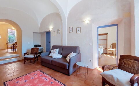 Casa Memmi Mouriès: Furniture, Flooring, Interior Design, Ceiling, Floor, Room, Lighting, Chair, Living Room, Houseplant