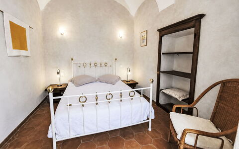 Casa Memmi Mouriès: Apartment, Condominium, Mixed-Use, Hotel, Balcony