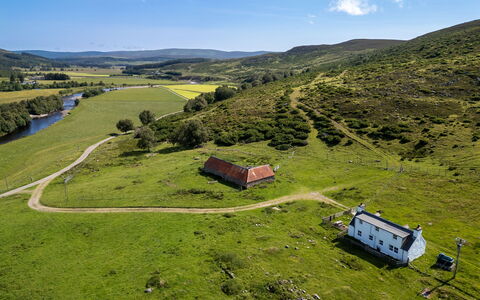 Strathnoon: Grass, Grassland, Ecoregion, Plain, Highland, Landscape, Hill, Rural Area, Pasture, Land Lot