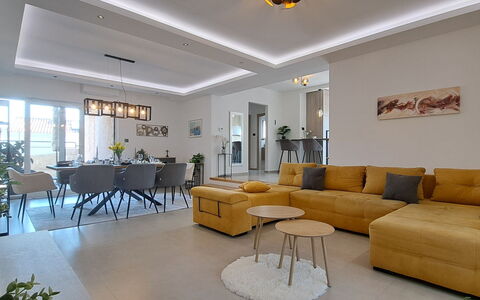 Nona: Apartment, Condominium, Mixed-Use, Hotel, Balcony
