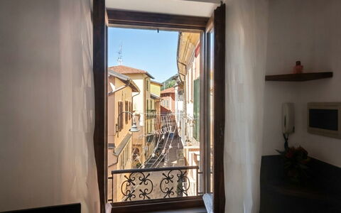 Casa Gloria: Apartment, Condominium, Mixed-Use, Hotel, Balcony