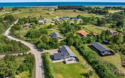 Esalina - 800M from the Sea