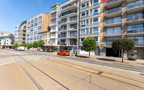 Residentie Casa Nova: Building, City, Window, Urban Area, Apartment, Residential Area, Neighbourhood, Metropolitan Area, Town, Architecture