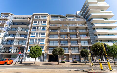 Residentie Casa Nova: Building, Daytime, Apartment, Urban Area, City, Metropolitan Area, Residential Area, Facade, Neighbourhood, Architecture
