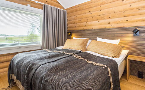 Villa Praava B: Wood, Wood Stain, Hardwood, Ceiling, Bedroom, Bed Frame, Bedding, Linens, Bed, Plank