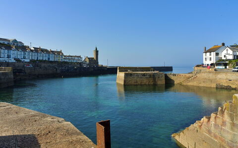 Leetor: Water, Waterway, Coast, Sea, Tower, Wind Wave, Headland, Wave